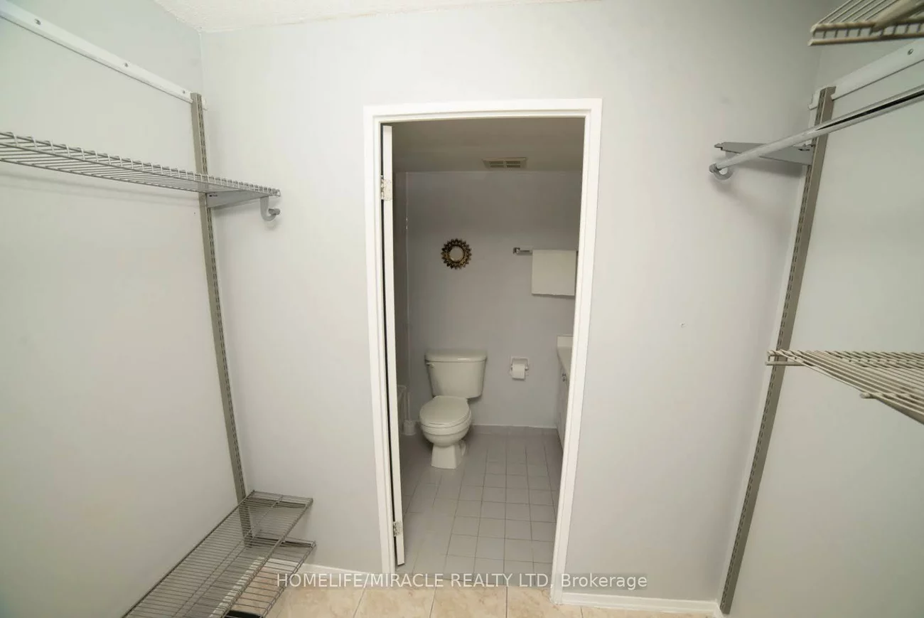 10, Markbrook, Mount Olive-Silverstone-Jamestown, Toronto