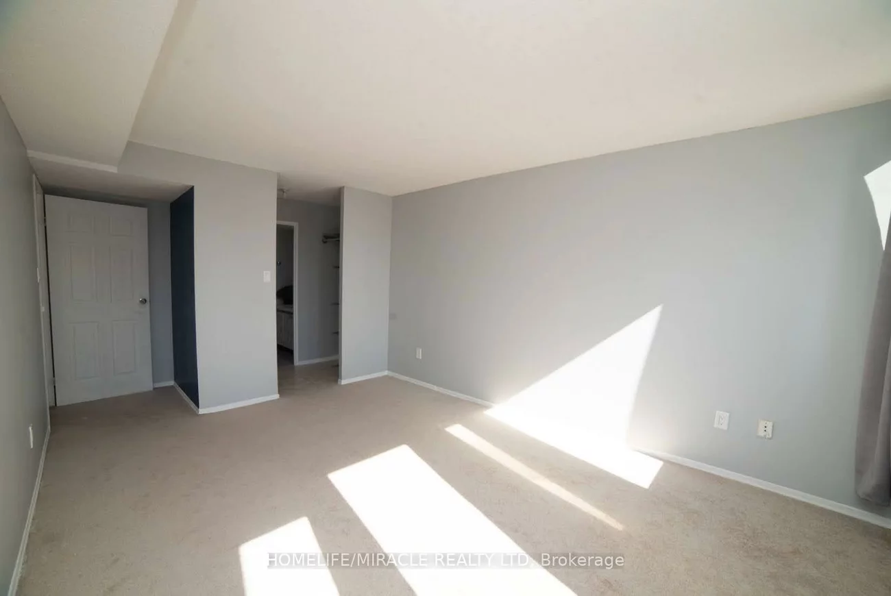 10, Markbrook, Mount Olive-Silverstone-Jamestown, Toronto