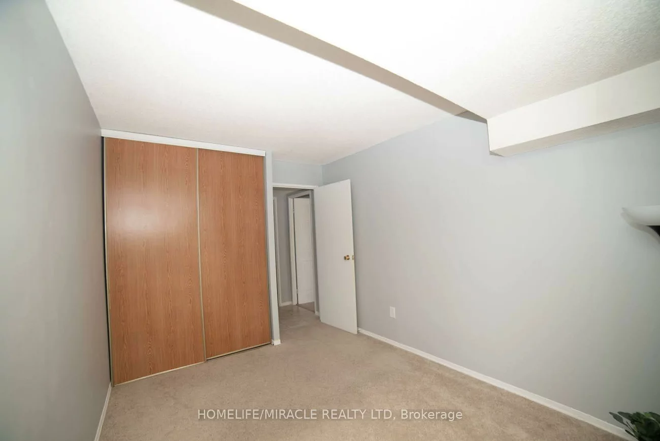 10, Markbrook, Mount Olive-Silverstone-Jamestown, Toronto