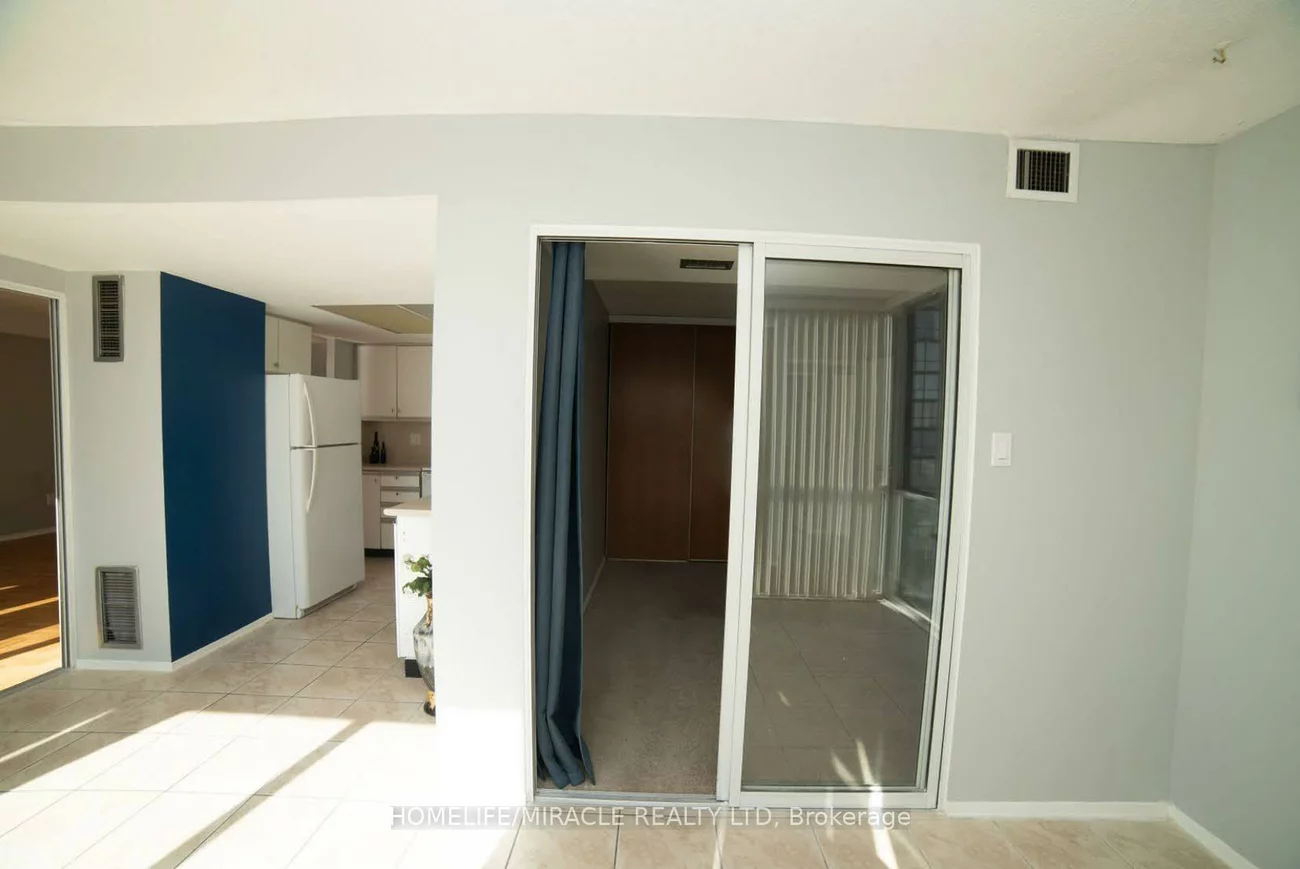 10, Markbrook, Mount Olive-Silverstone-Jamestown, Toronto