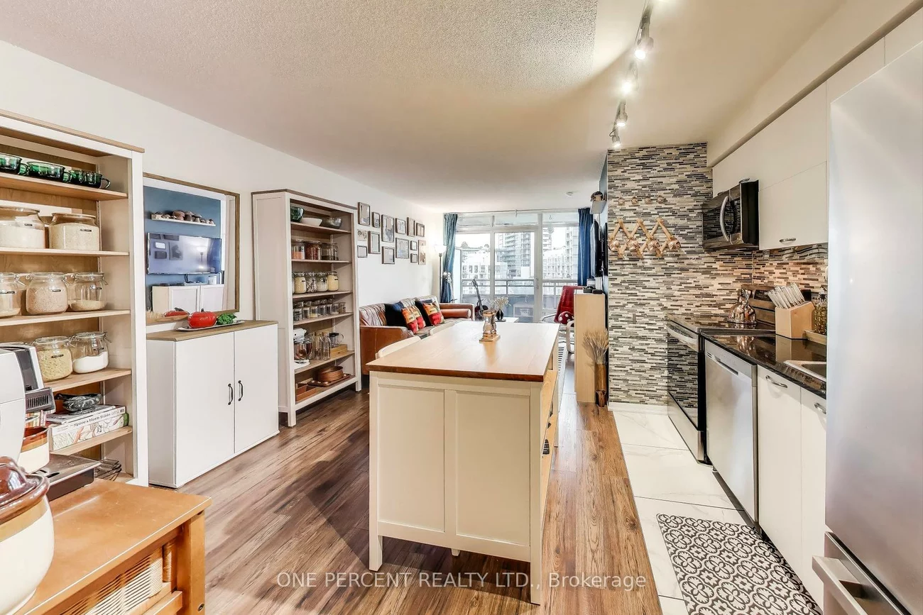 38, Joe Shuster, South Parkdale, Toronto