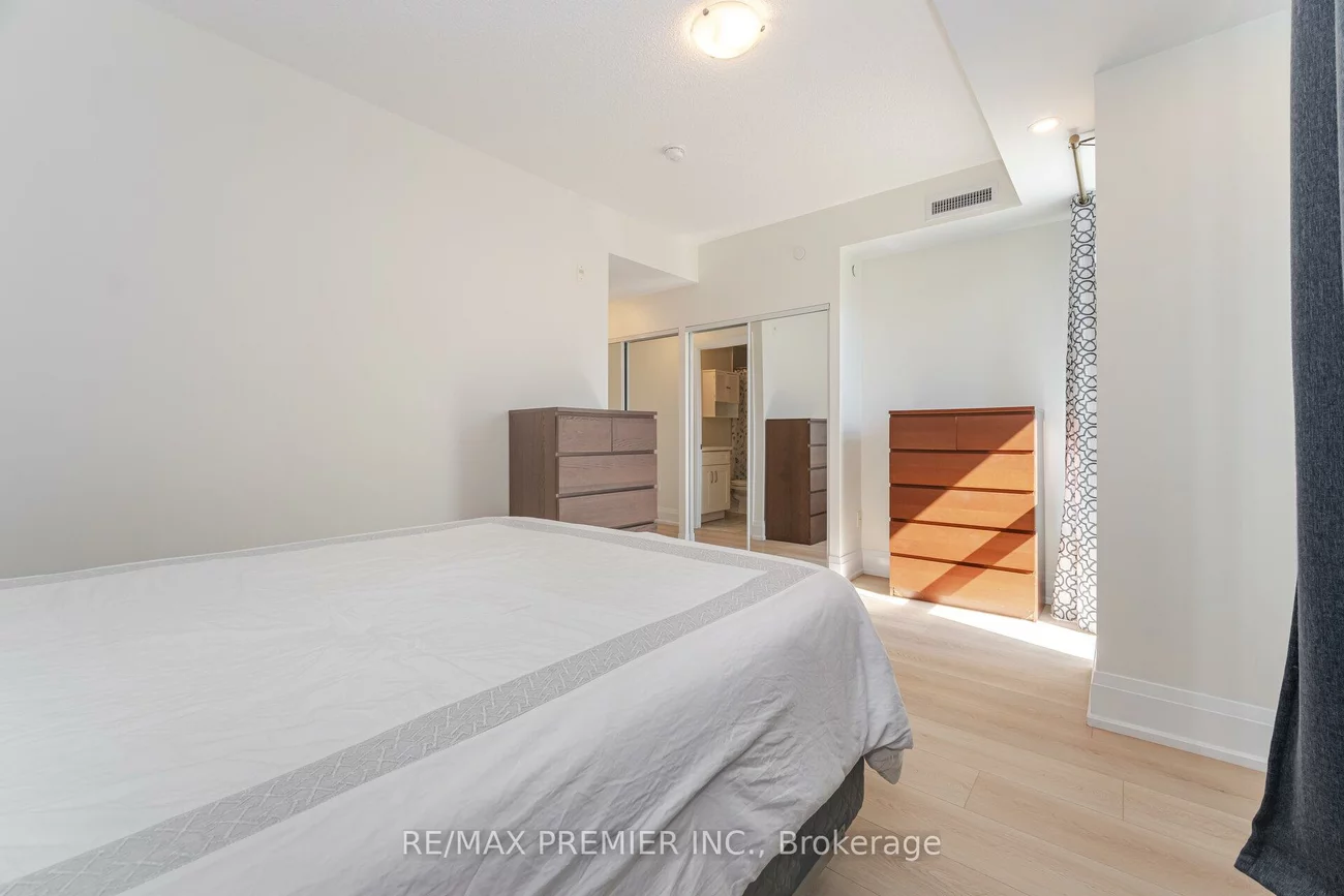2800, KEELE, Downsview-Roding-CFB, Toronto