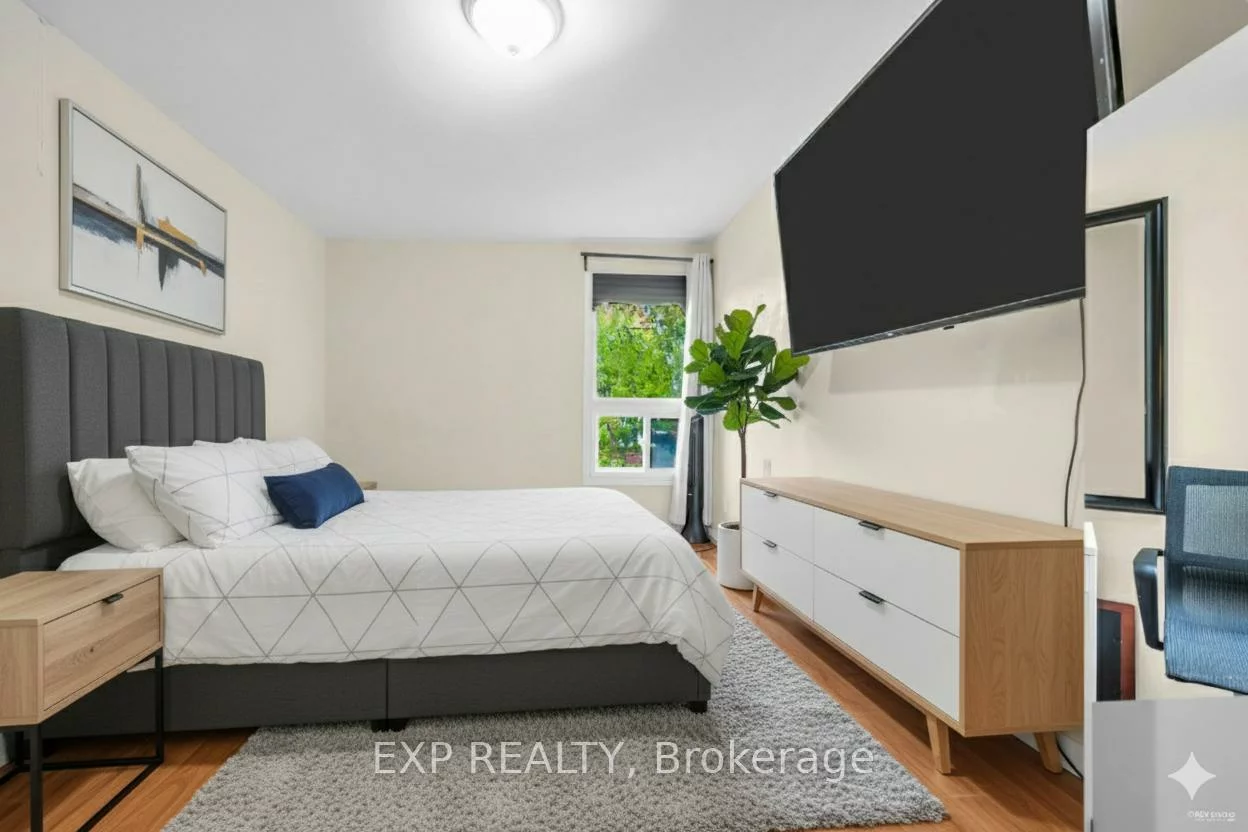 33, Four Winds, York University Heights, Toronto