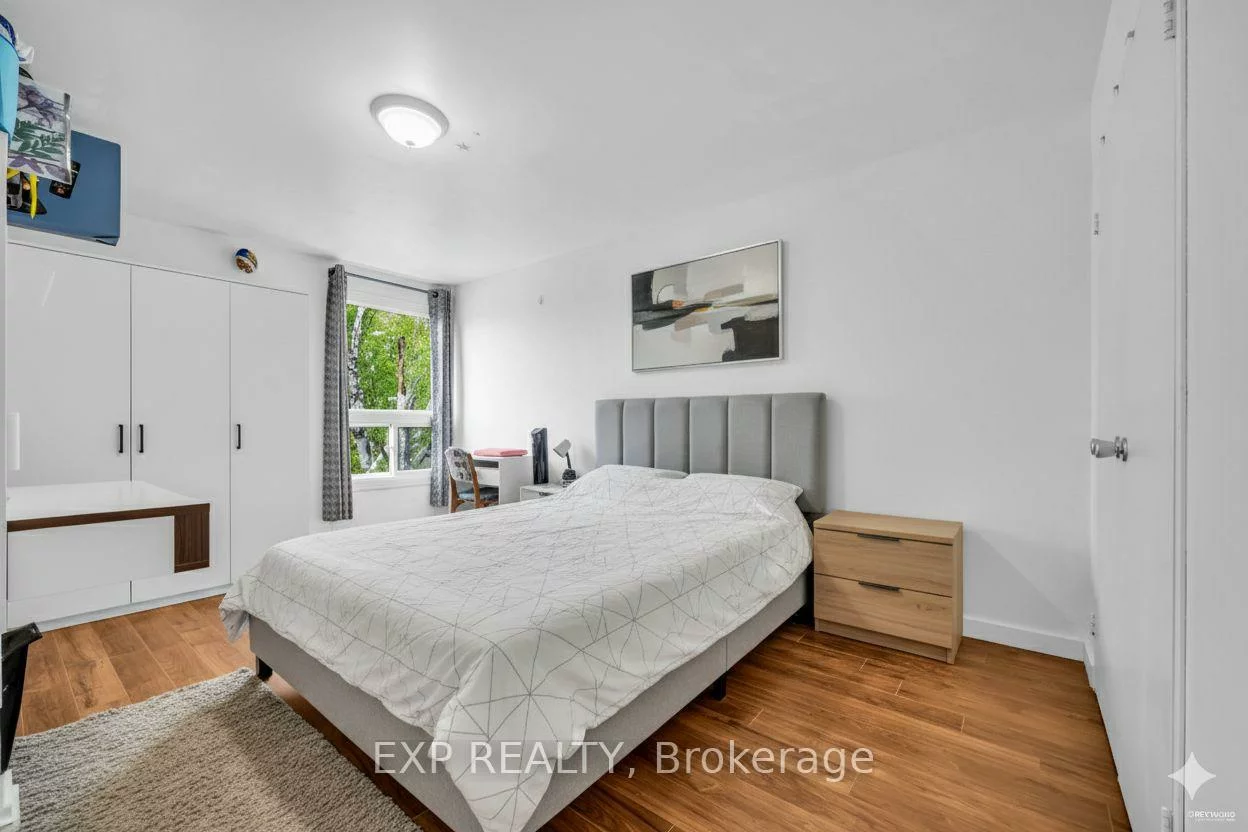 33, Four Winds, York University Heights, Toronto