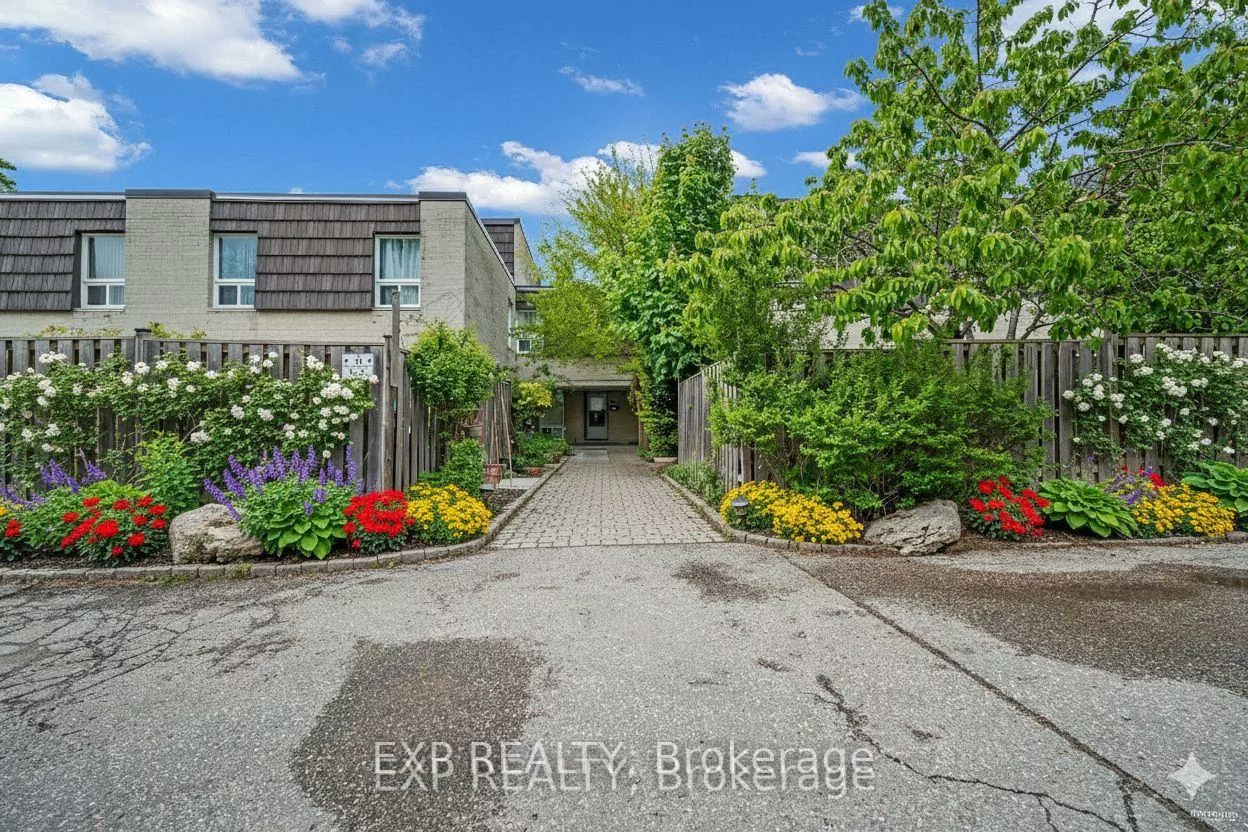 33, Four Winds, York University Heights, Toronto
