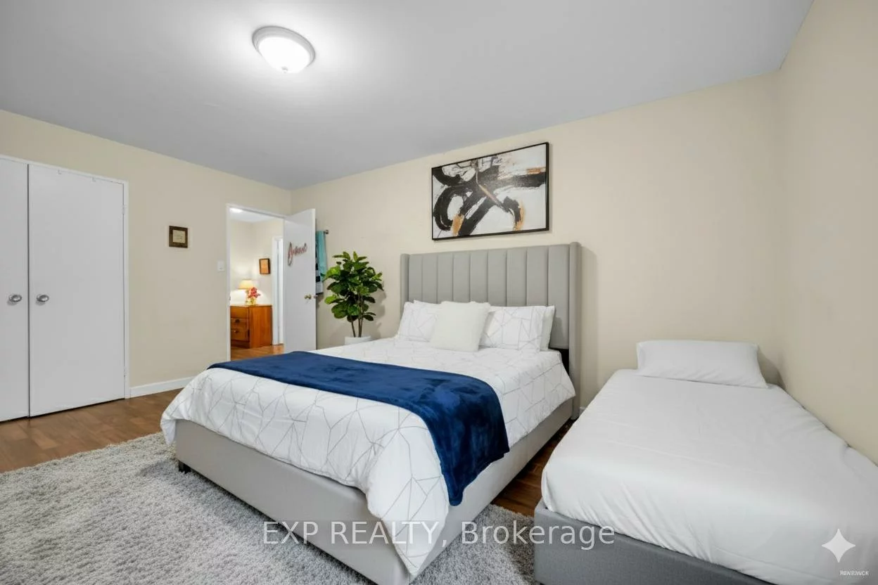 33, Four Winds, York University Heights, Toronto