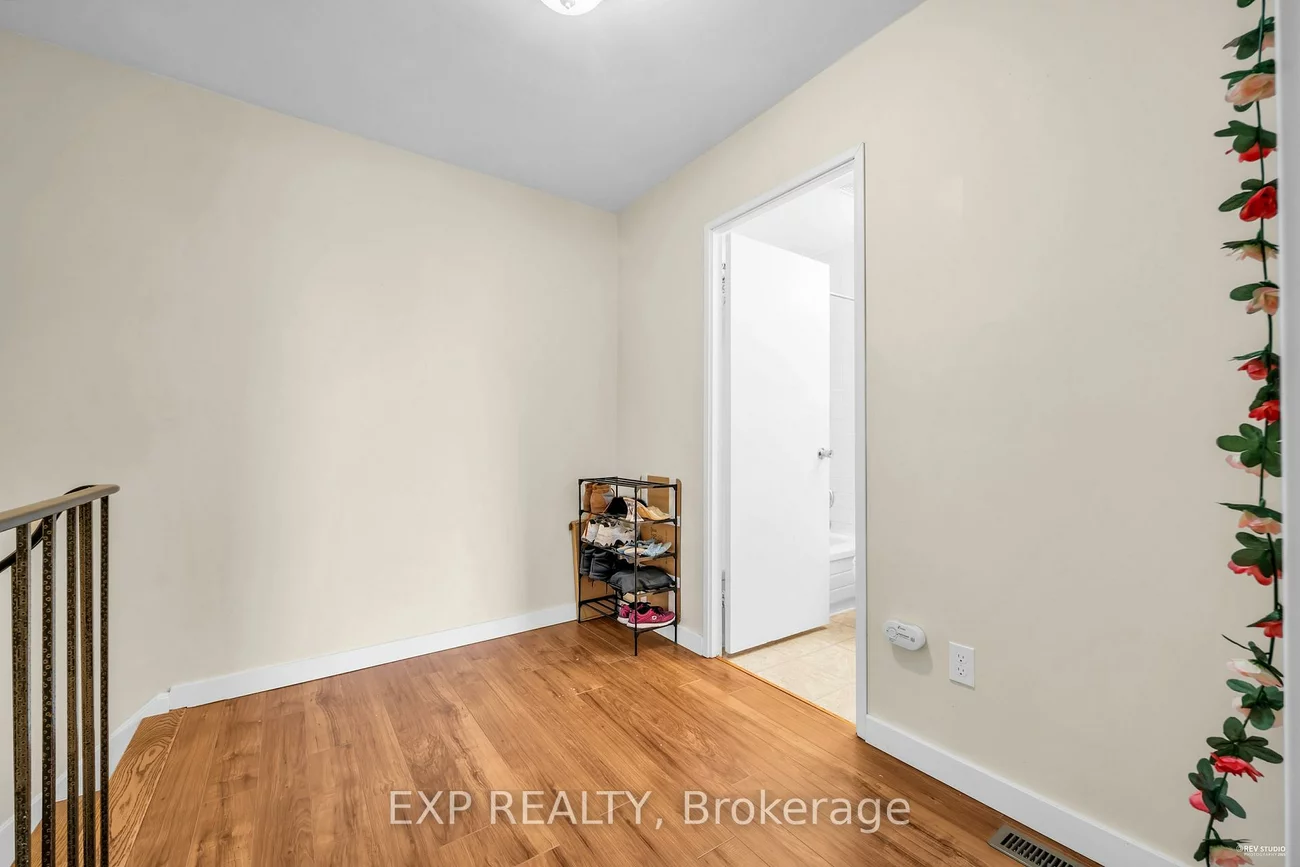 33, Four Winds, York University Heights, Toronto