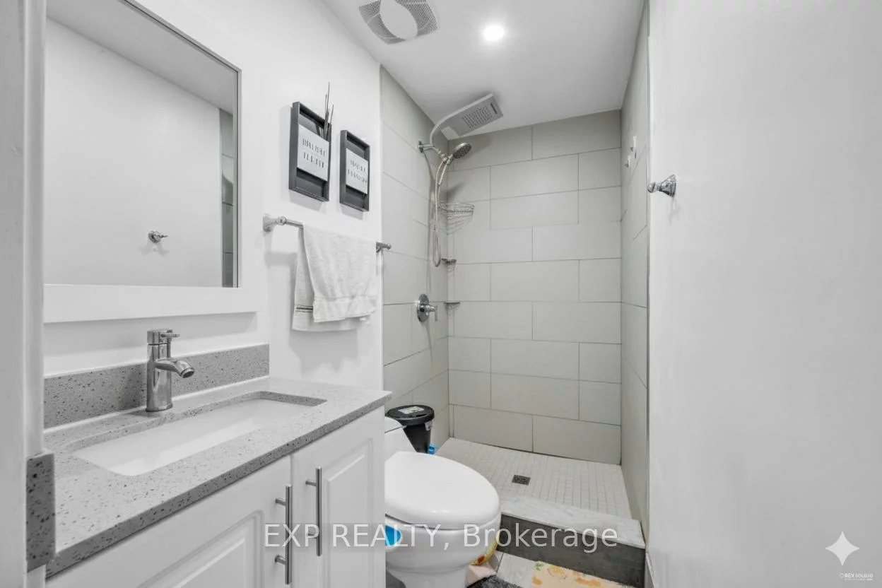 33, Four Winds, York University Heights, Toronto