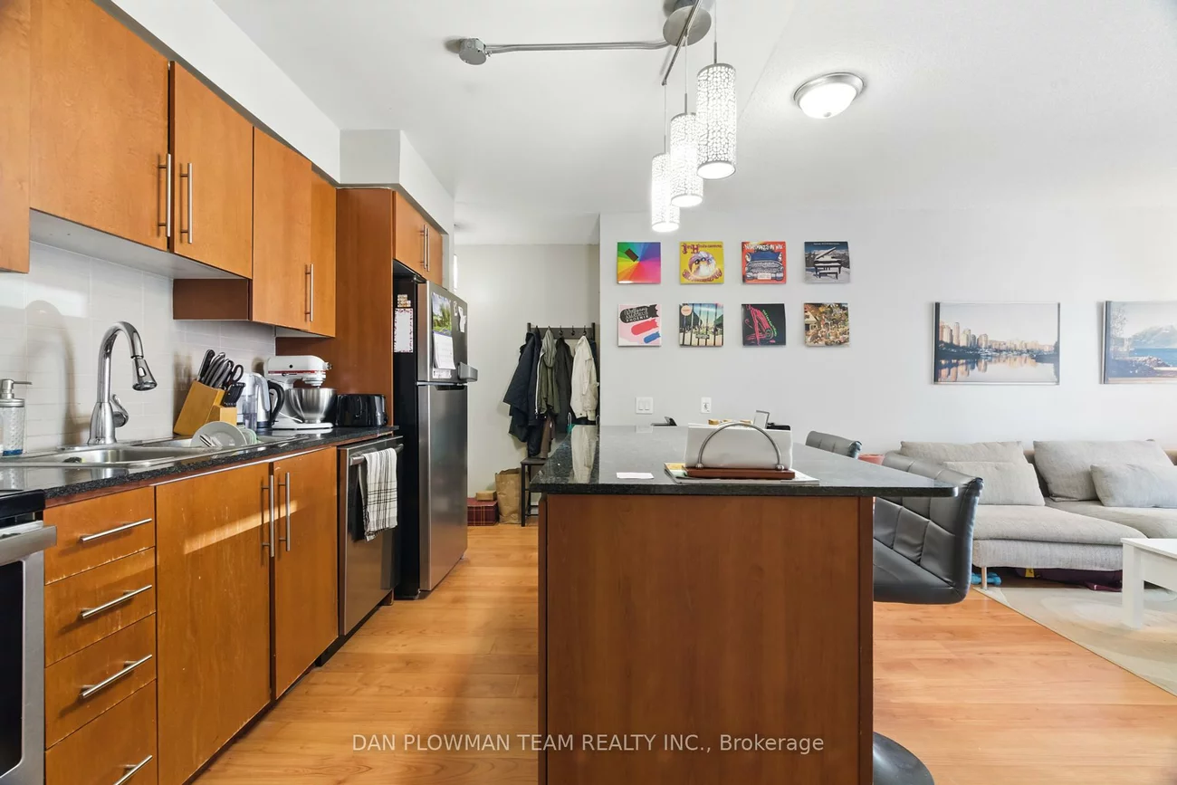 35, Viking, Islington-City Centre West, Toronto