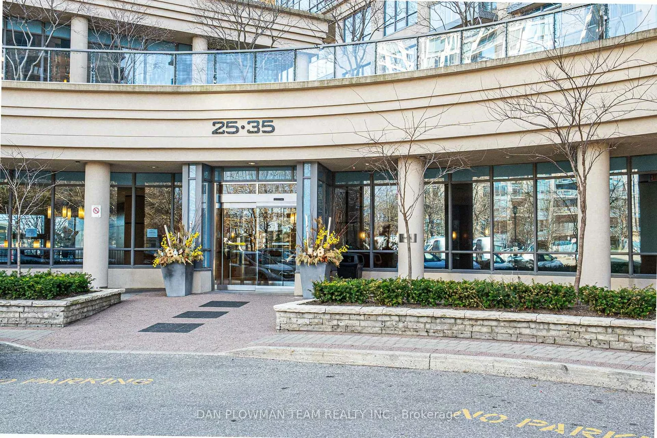 35, Viking, Islington-City Centre West, Toronto