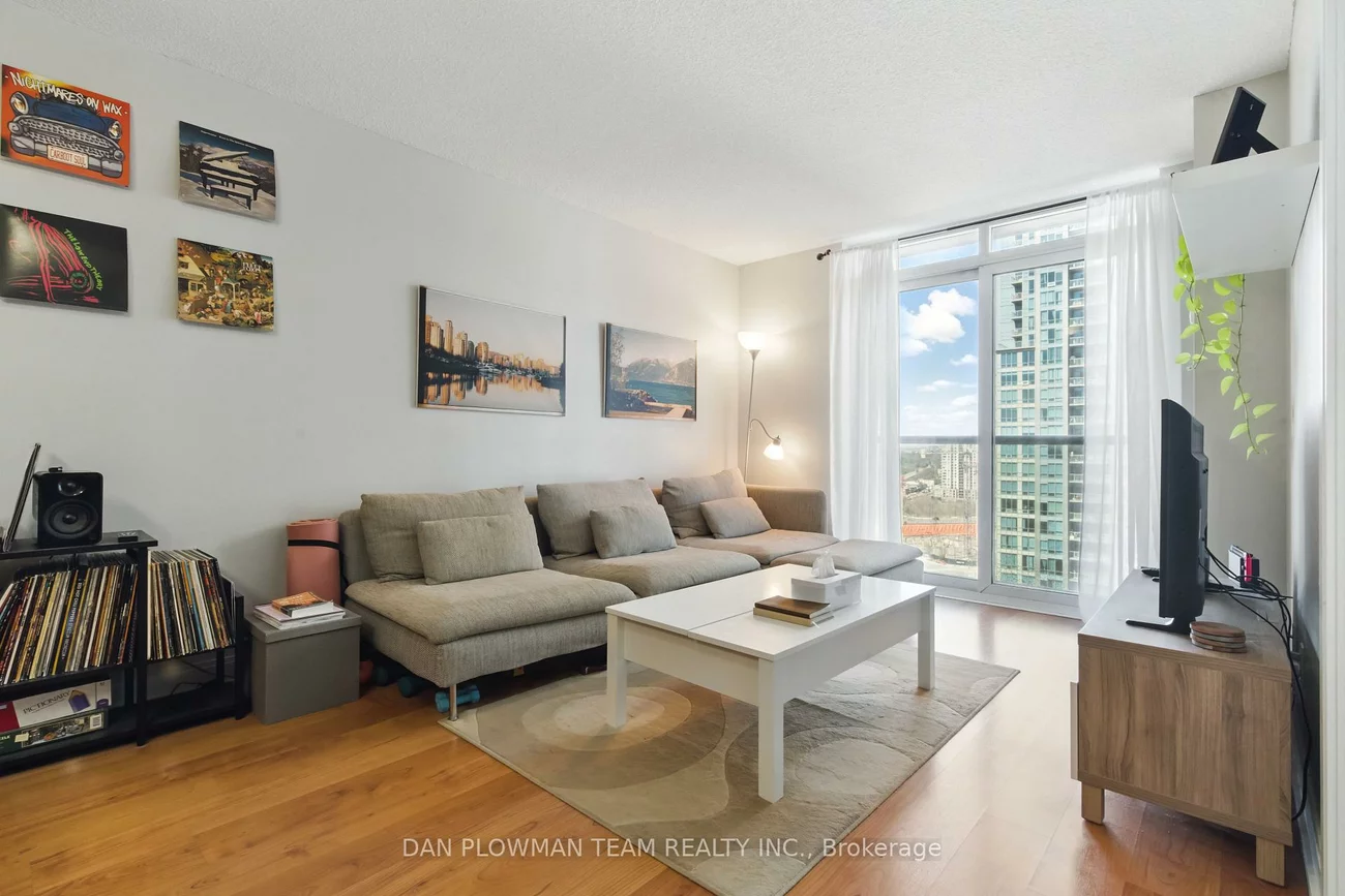 35, Viking, Islington-City Centre West, Toronto
