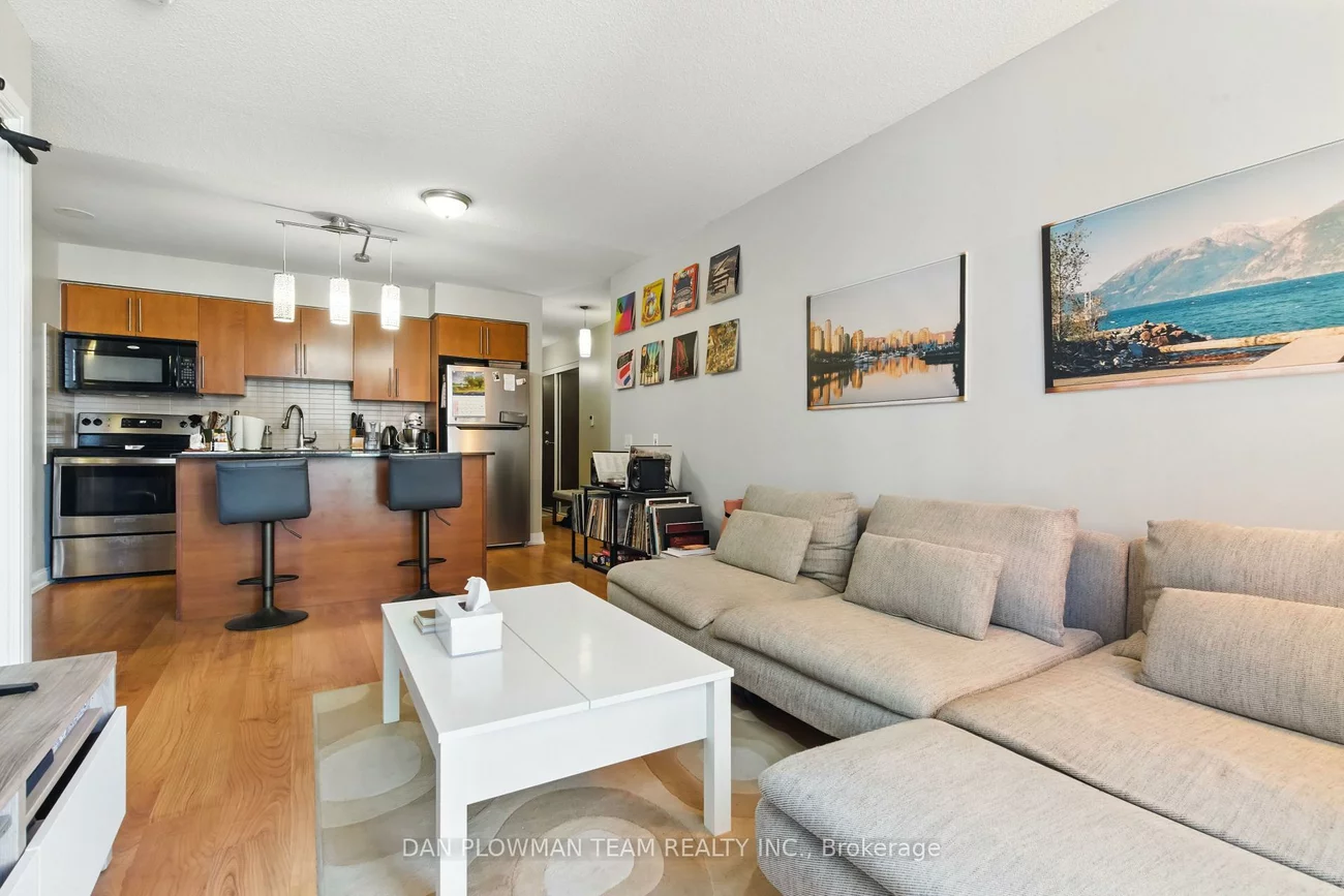 35, Viking, Islington-City Centre West, Toronto
