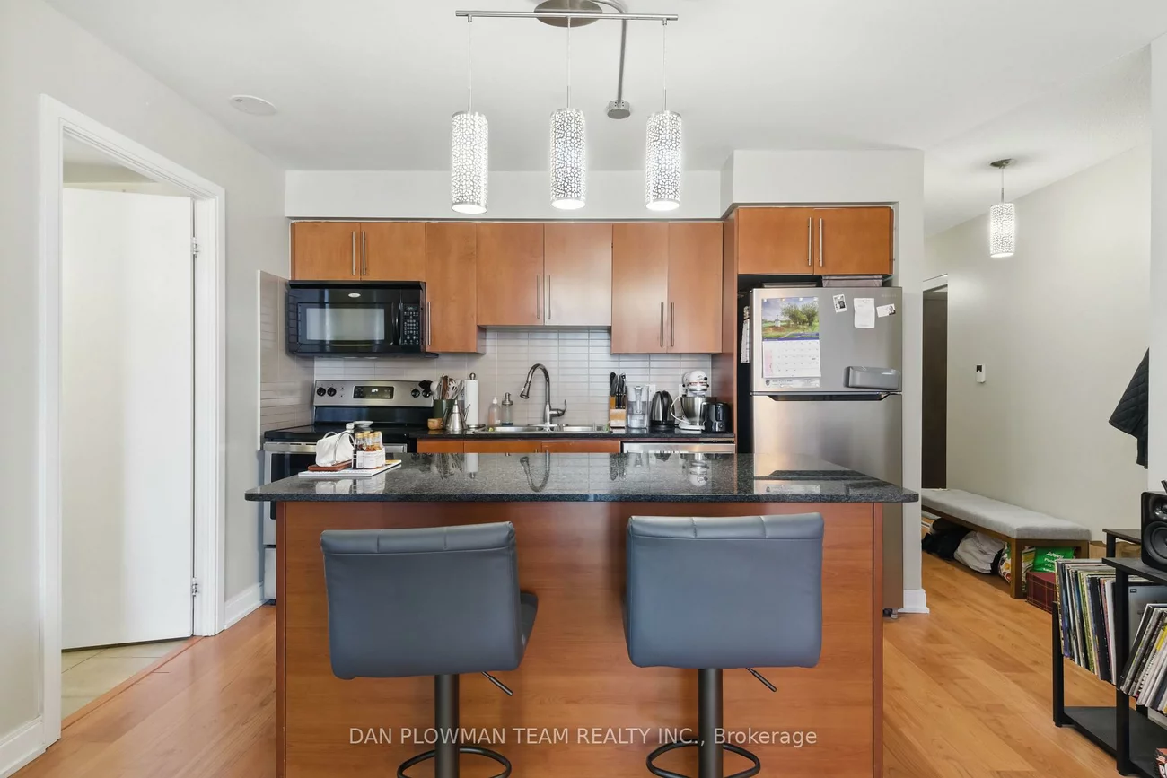 35, Viking, Islington-City Centre West, Toronto