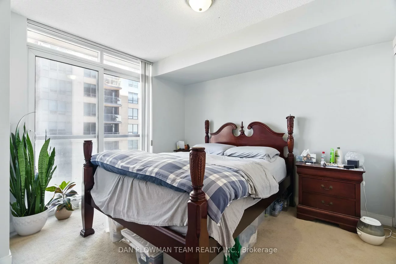 35, Viking, Islington-City Centre West, Toronto