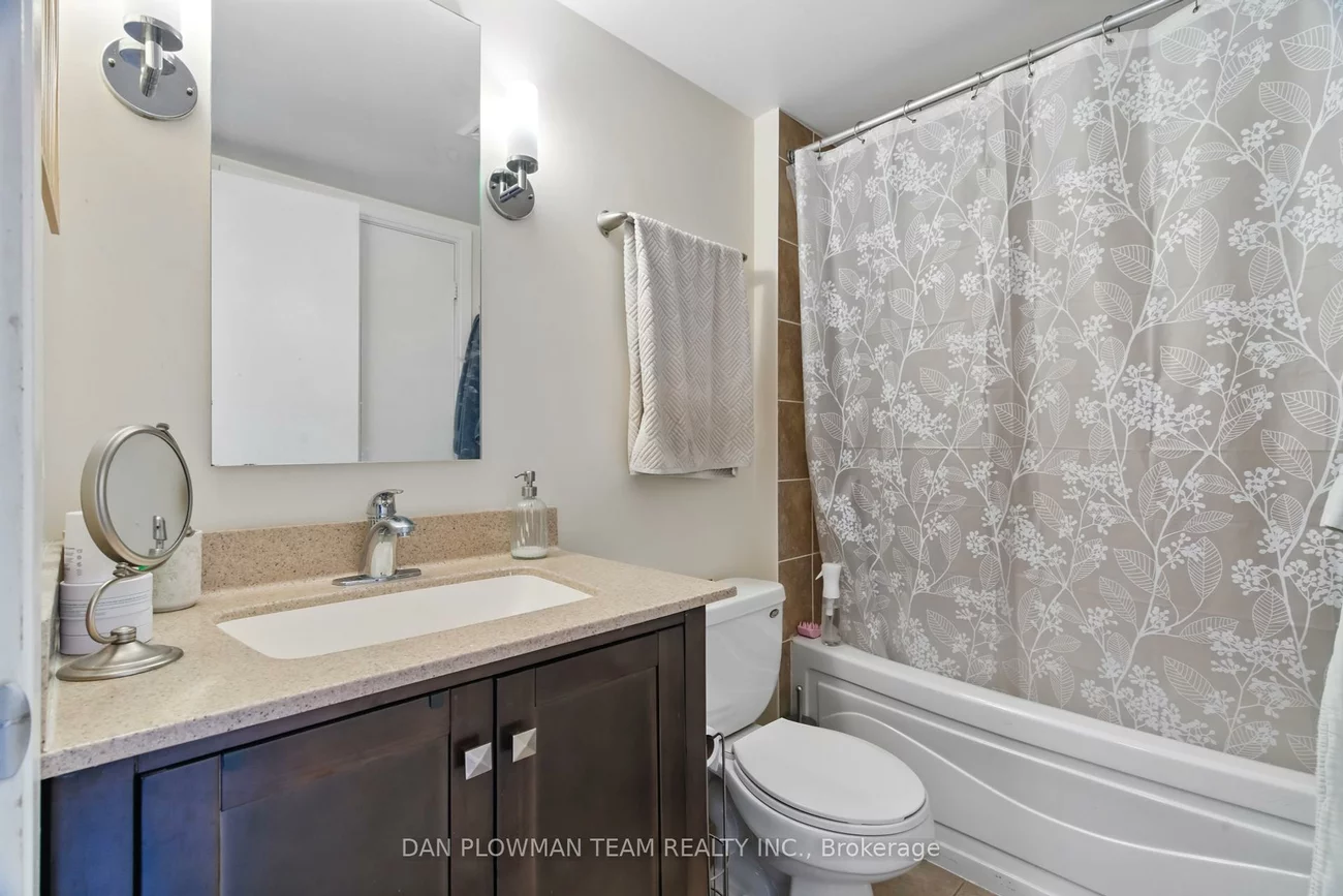 35, Viking, Islington-City Centre West, Toronto