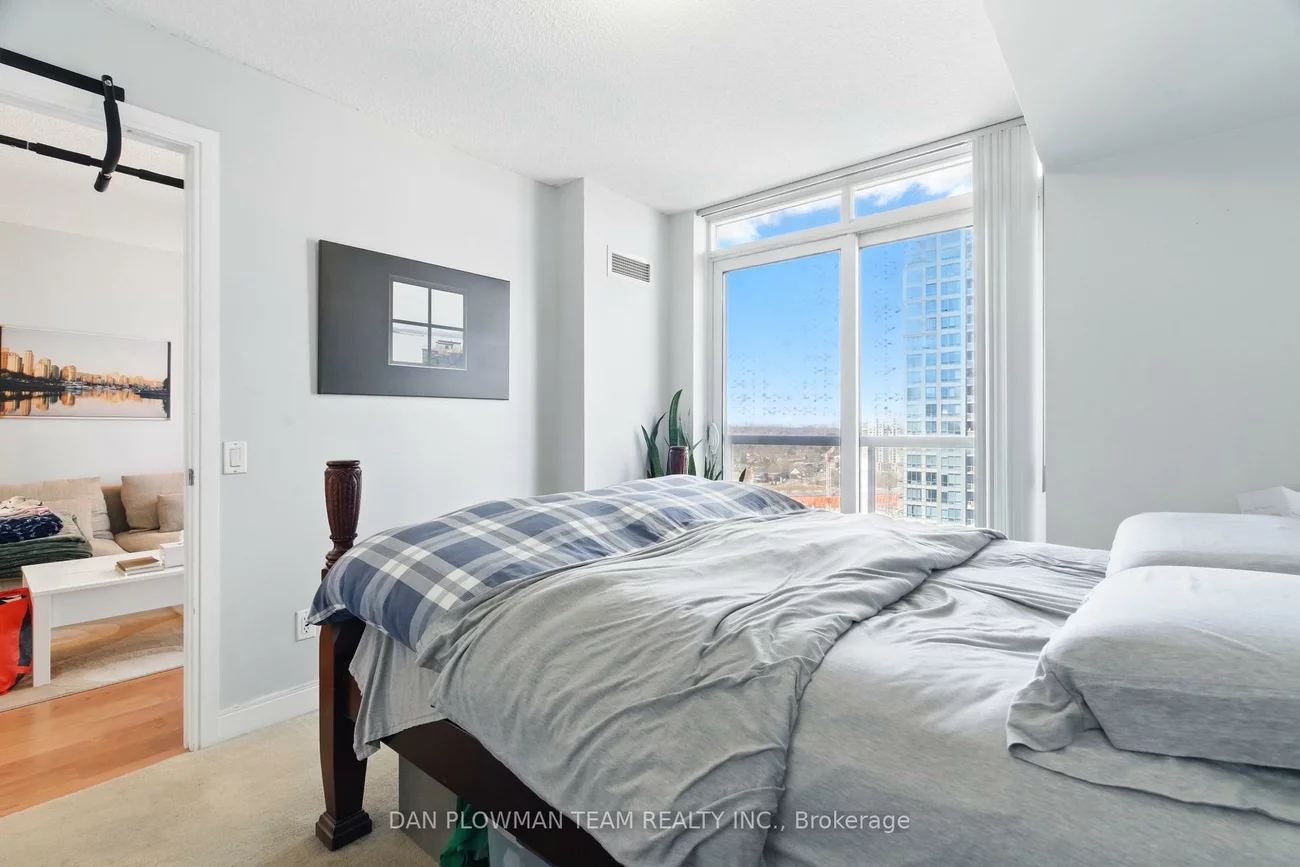 35, Viking, Islington-City Centre West, Toronto