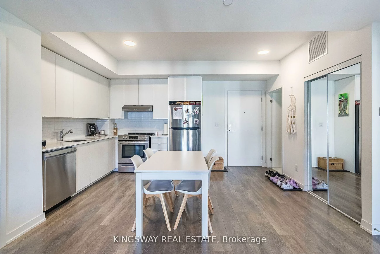 120, Canon Jackson, Brookhaven-Amesbury, Toronto