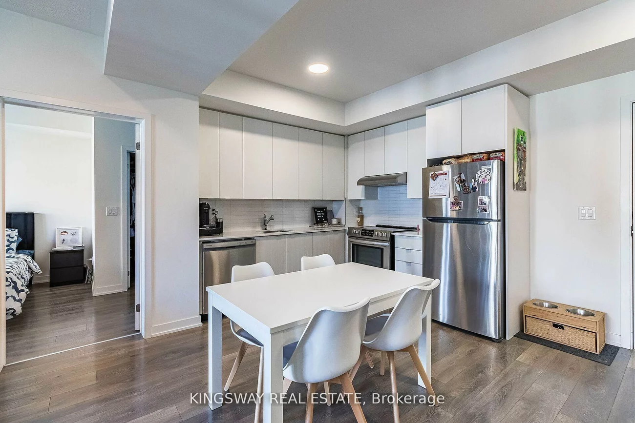 120, Canon Jackson, Brookhaven-Amesbury, Toronto