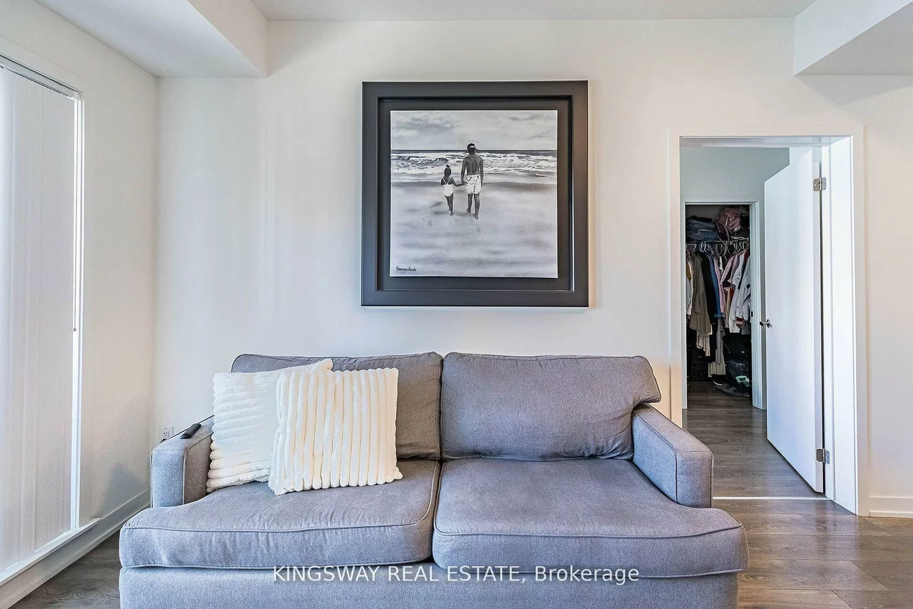120, Canon Jackson, Brookhaven-Amesbury, Toronto