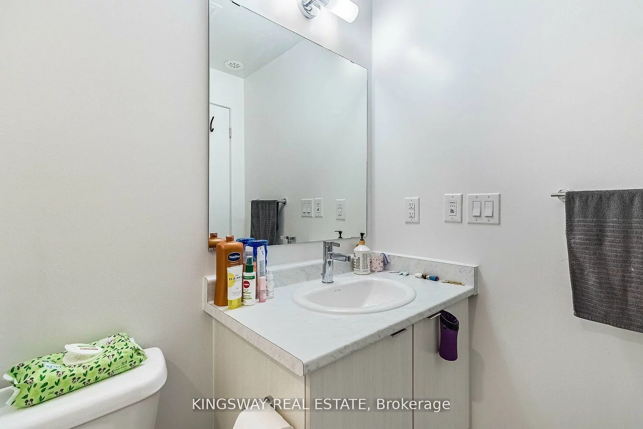 120, Canon Jackson, Brookhaven-Amesbury, Toronto