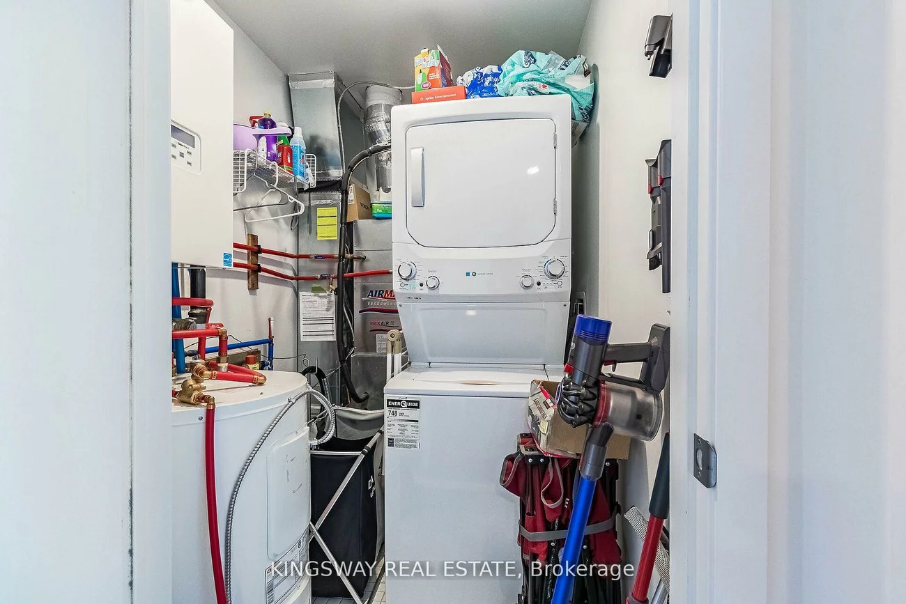 120, Canon Jackson, Brookhaven-Amesbury, Toronto