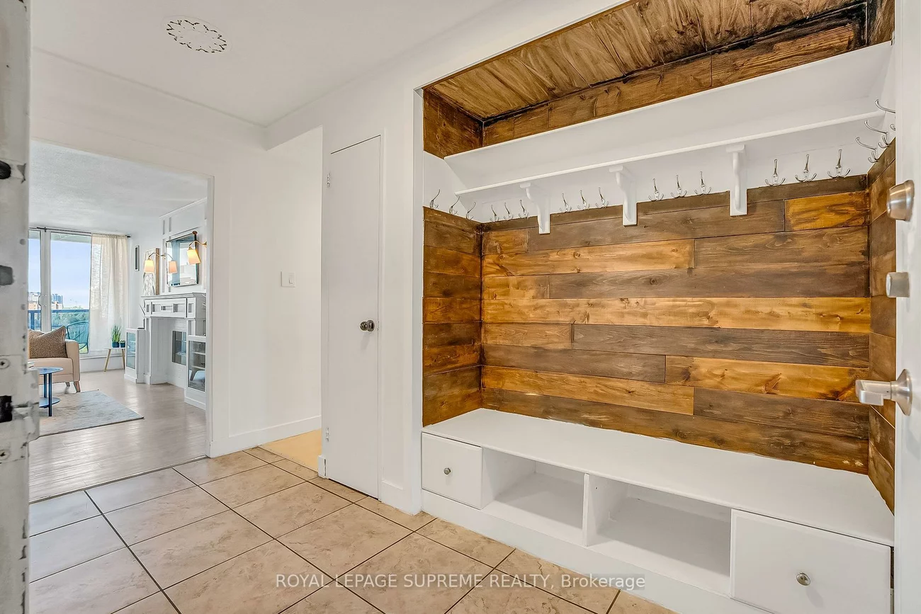 85, Emmett, Mount Dennis, Toronto