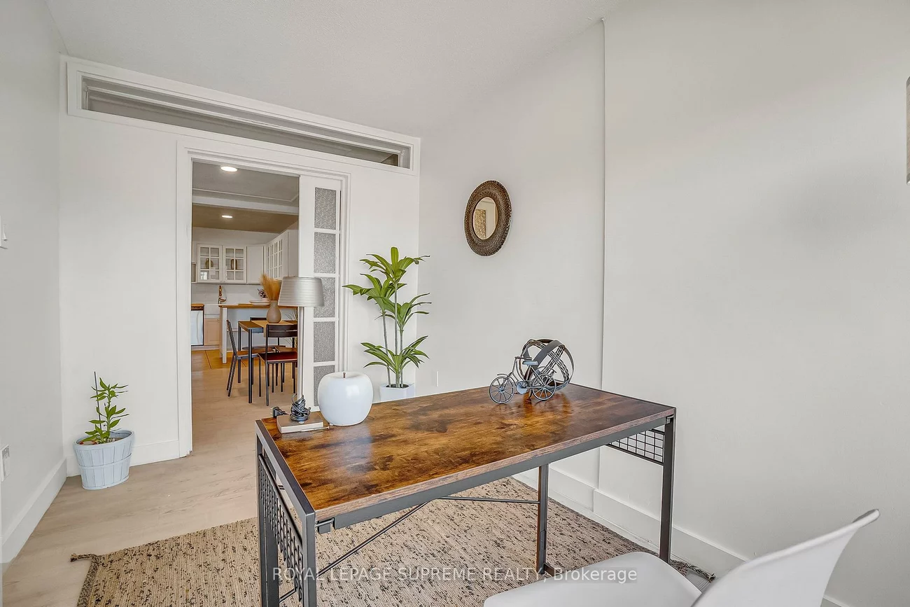 85, Emmett, Mount Dennis, Toronto