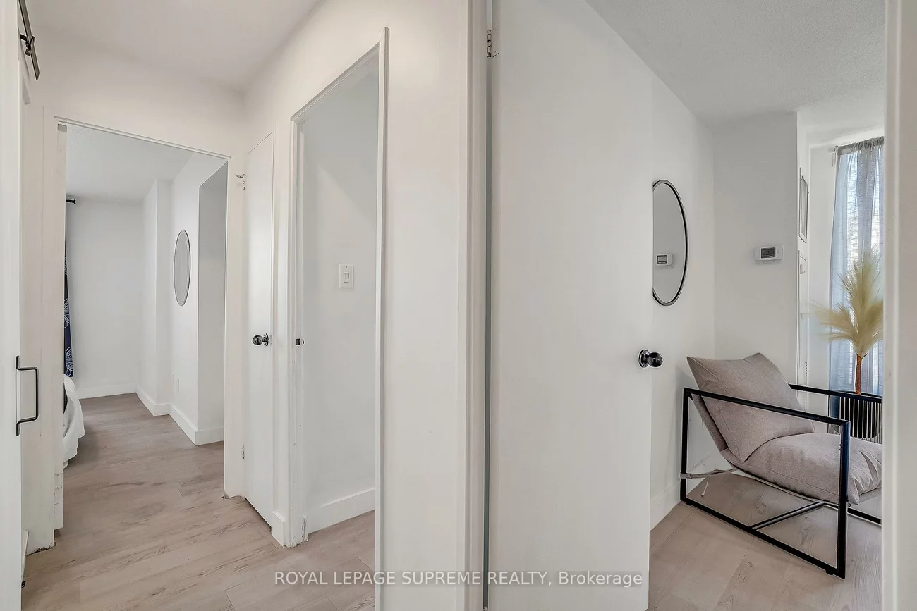 85, Emmett, Mount Dennis, Toronto