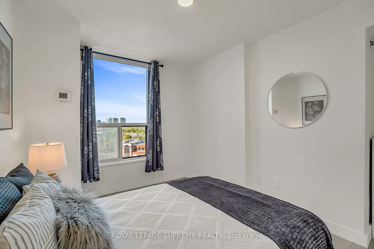 85, Emmett, Mount Dennis, Toronto