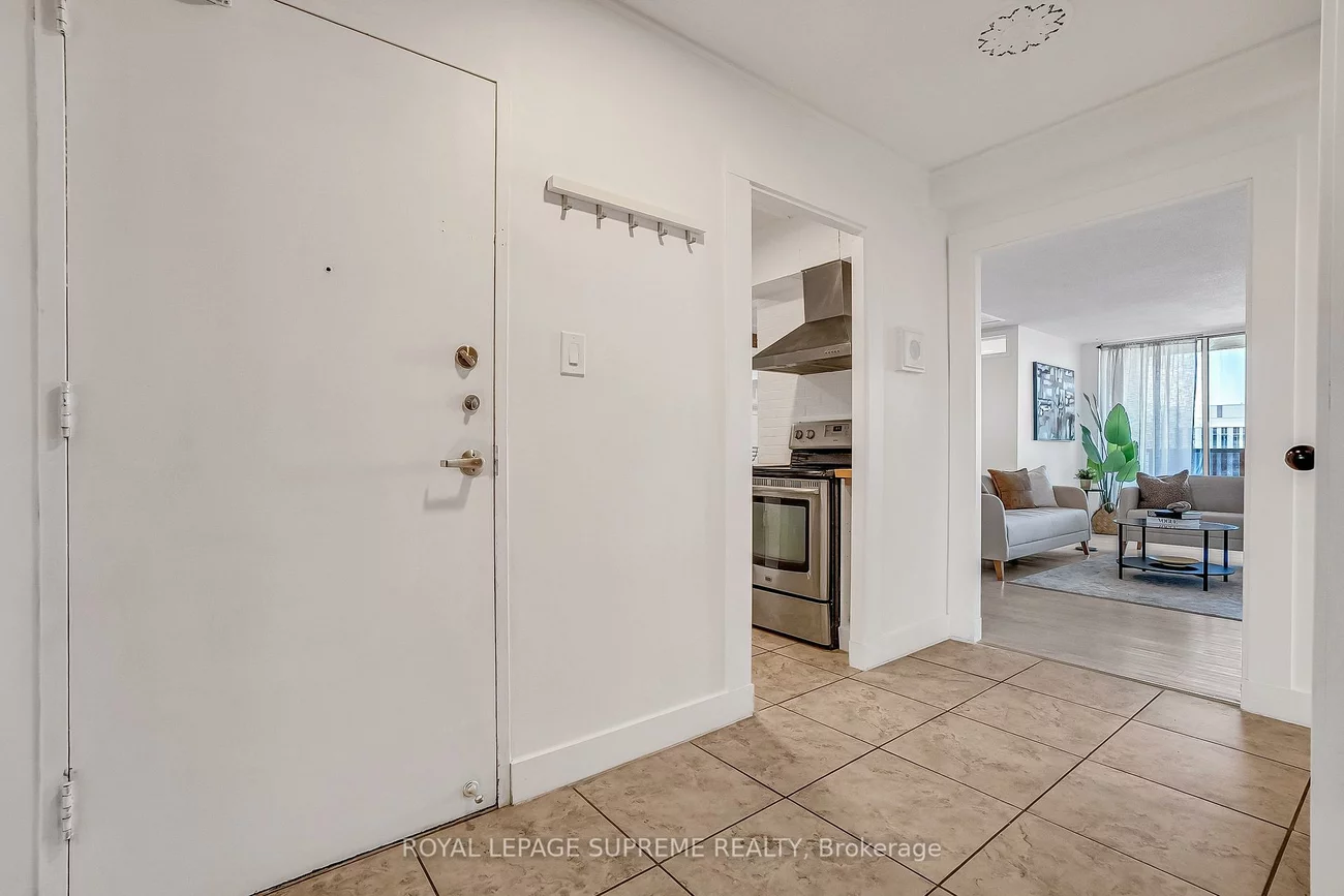 85, Emmett, Mount Dennis, Toronto