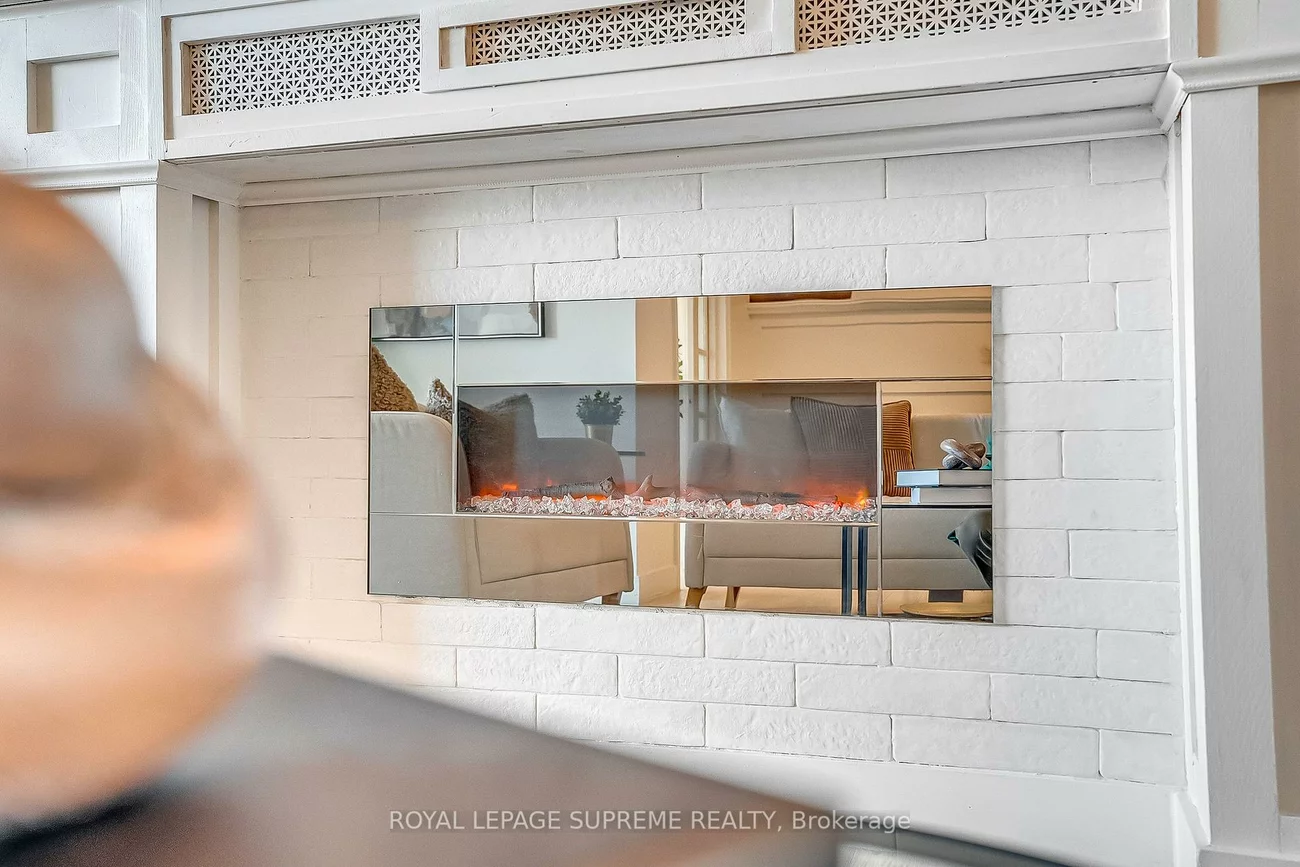 85, Emmett, Mount Dennis, Toronto