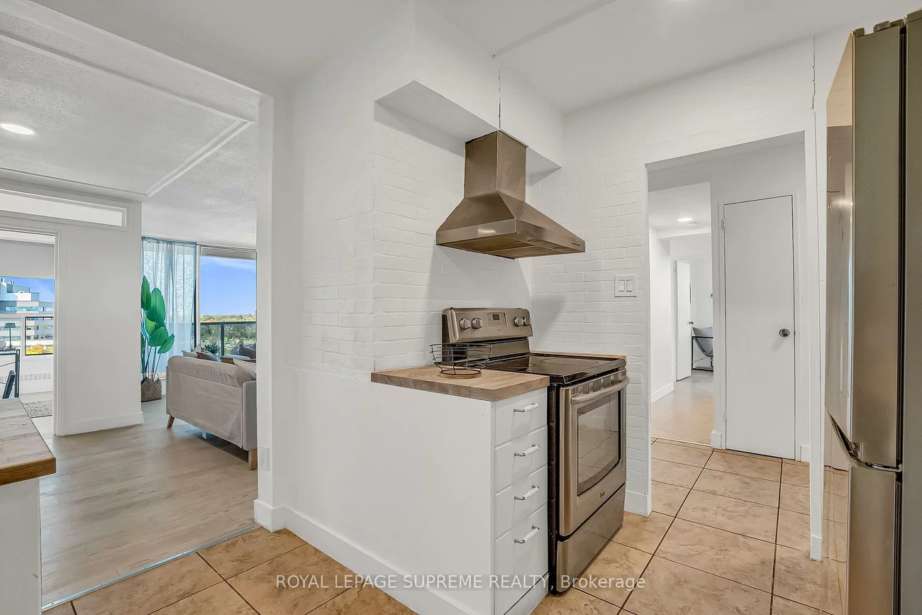 85, Emmett, Mount Dennis, Toronto