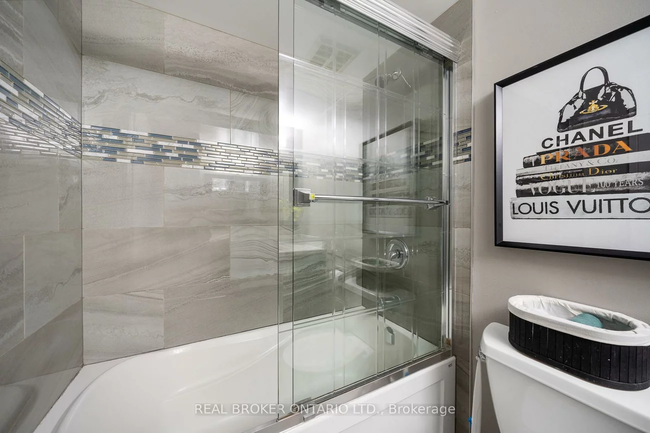 10, Markbrook, Mount Olive-Silverstone-Jamestown, Toronto