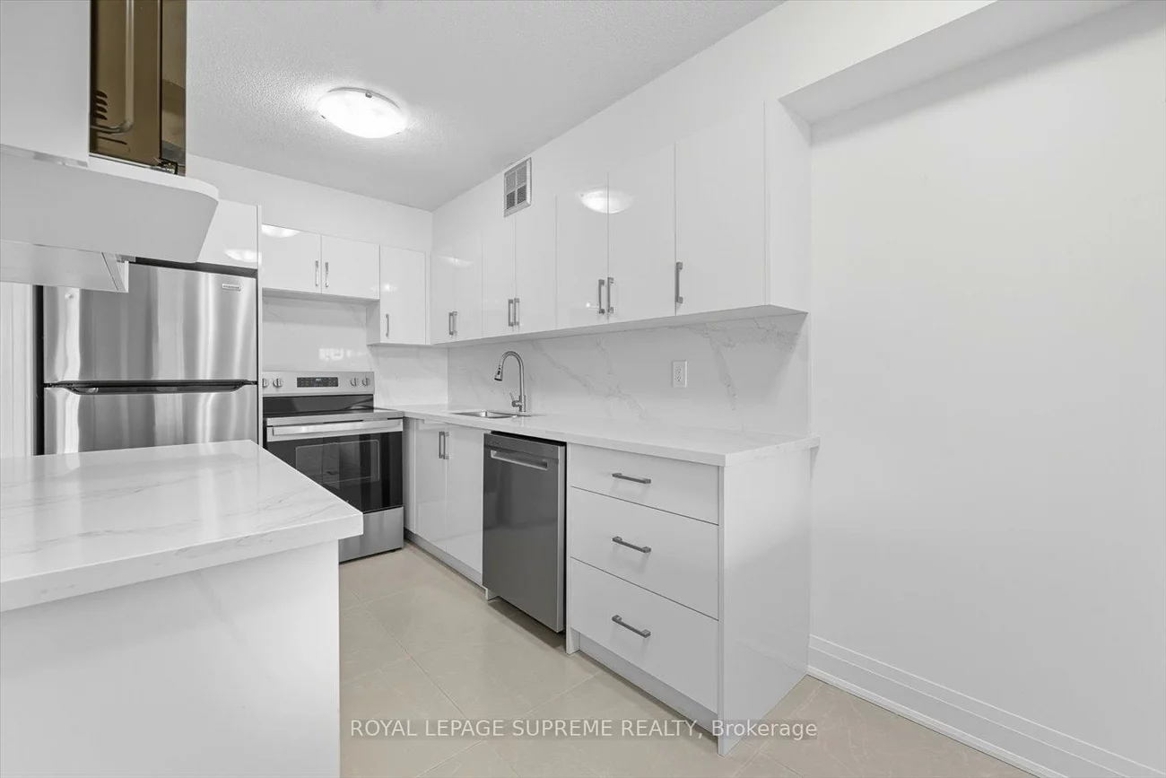 270, Scarlett, Rockcliffe-Smythe, Toronto