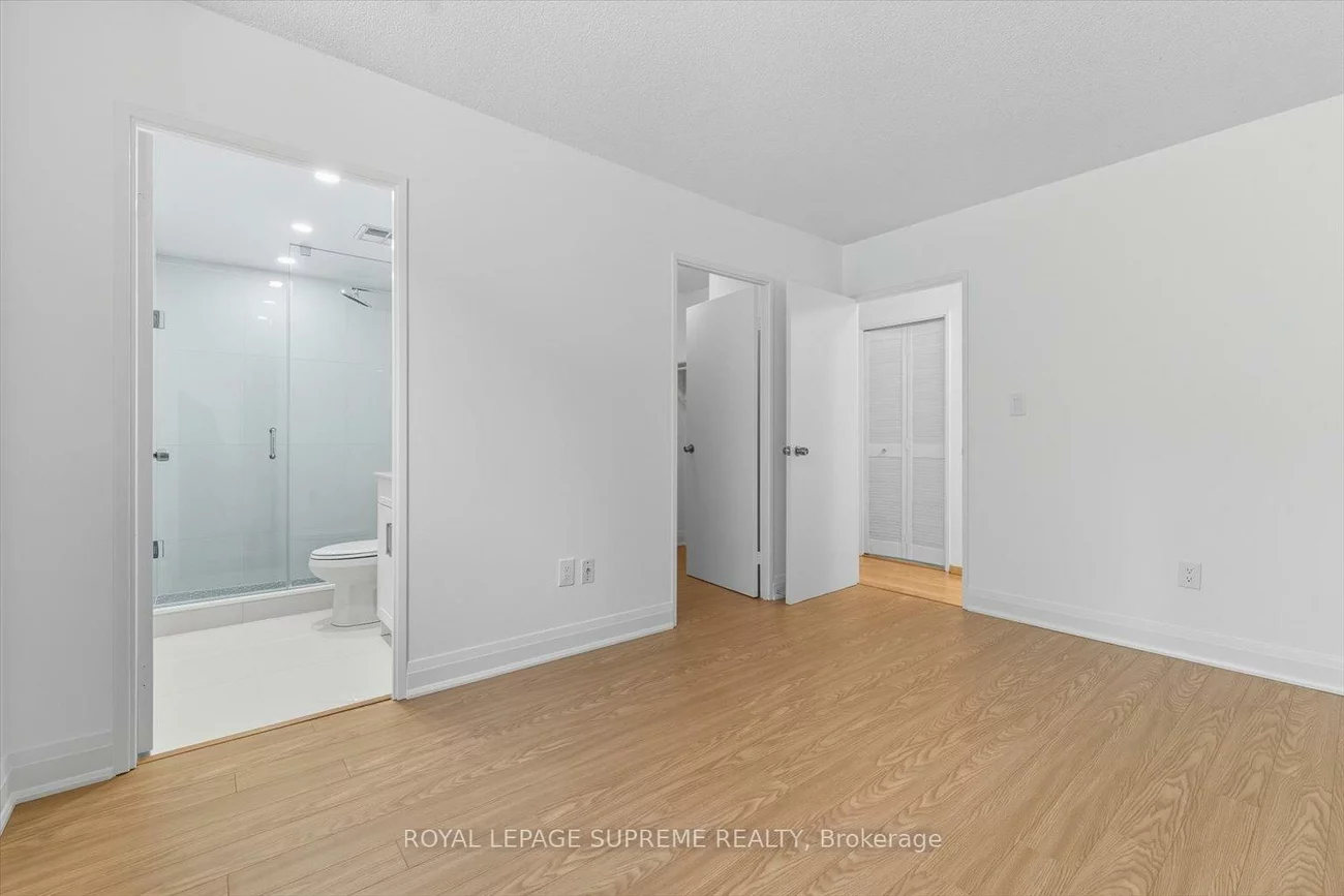 270, Scarlett, Rockcliffe-Smythe, Toronto