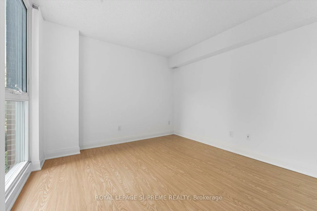 270, Scarlett, Rockcliffe-Smythe, Toronto