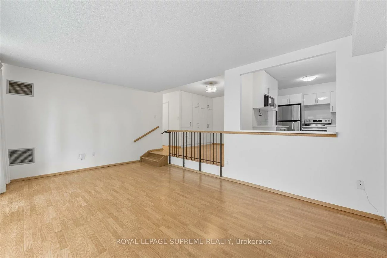 270, Scarlett, Rockcliffe-Smythe, Toronto