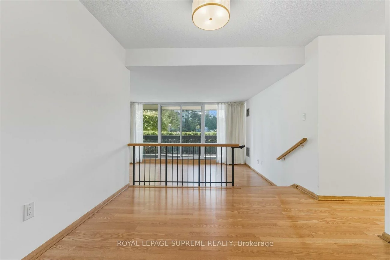 270, Scarlett, Rockcliffe-Smythe, Toronto