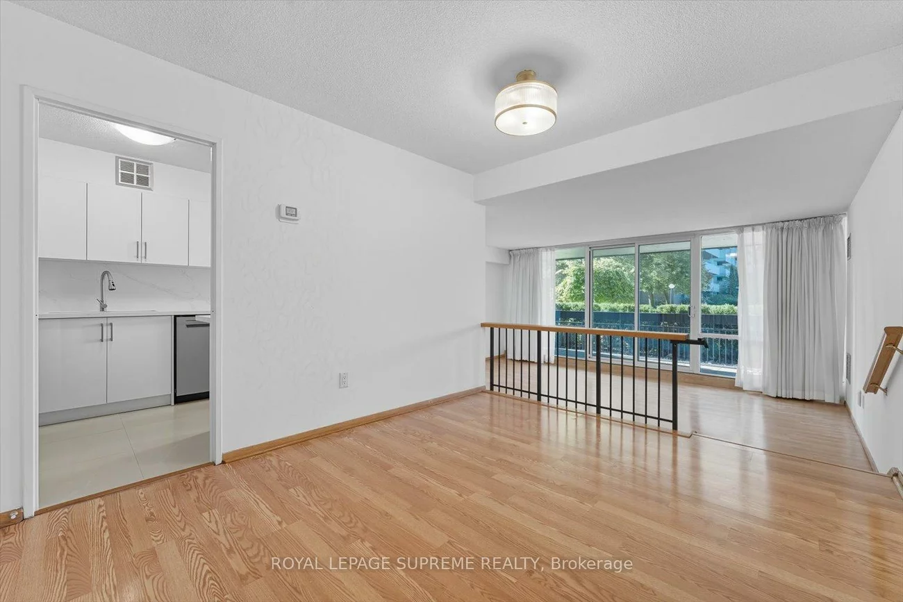270, Scarlett, Rockcliffe-Smythe, Toronto