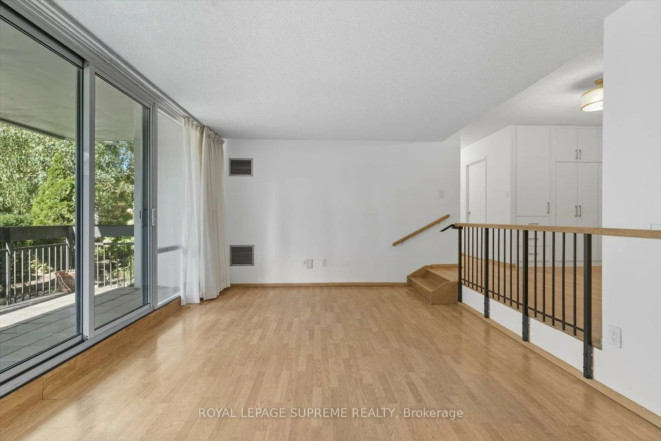 270, Scarlett, Rockcliffe-Smythe, Toronto