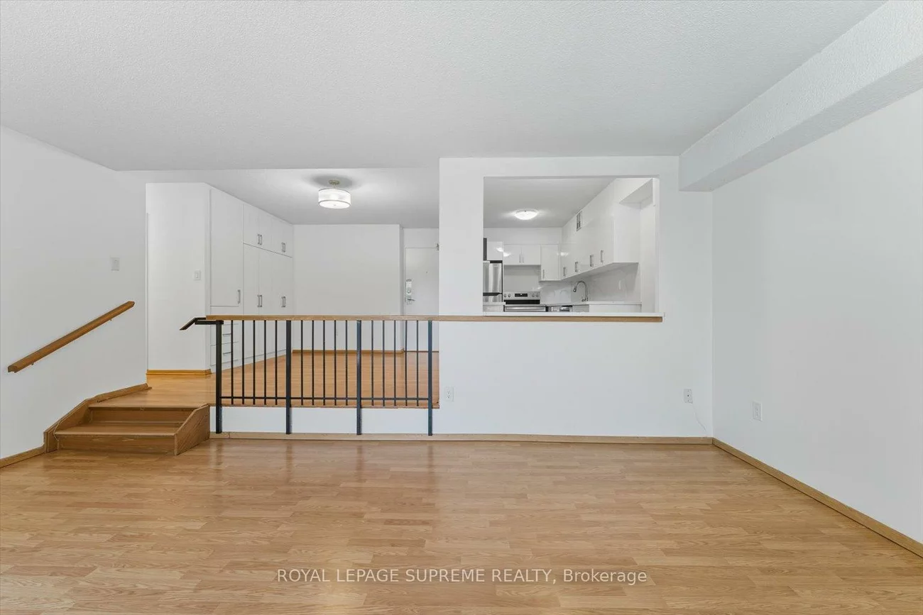 270, Scarlett, Rockcliffe-Smythe, Toronto