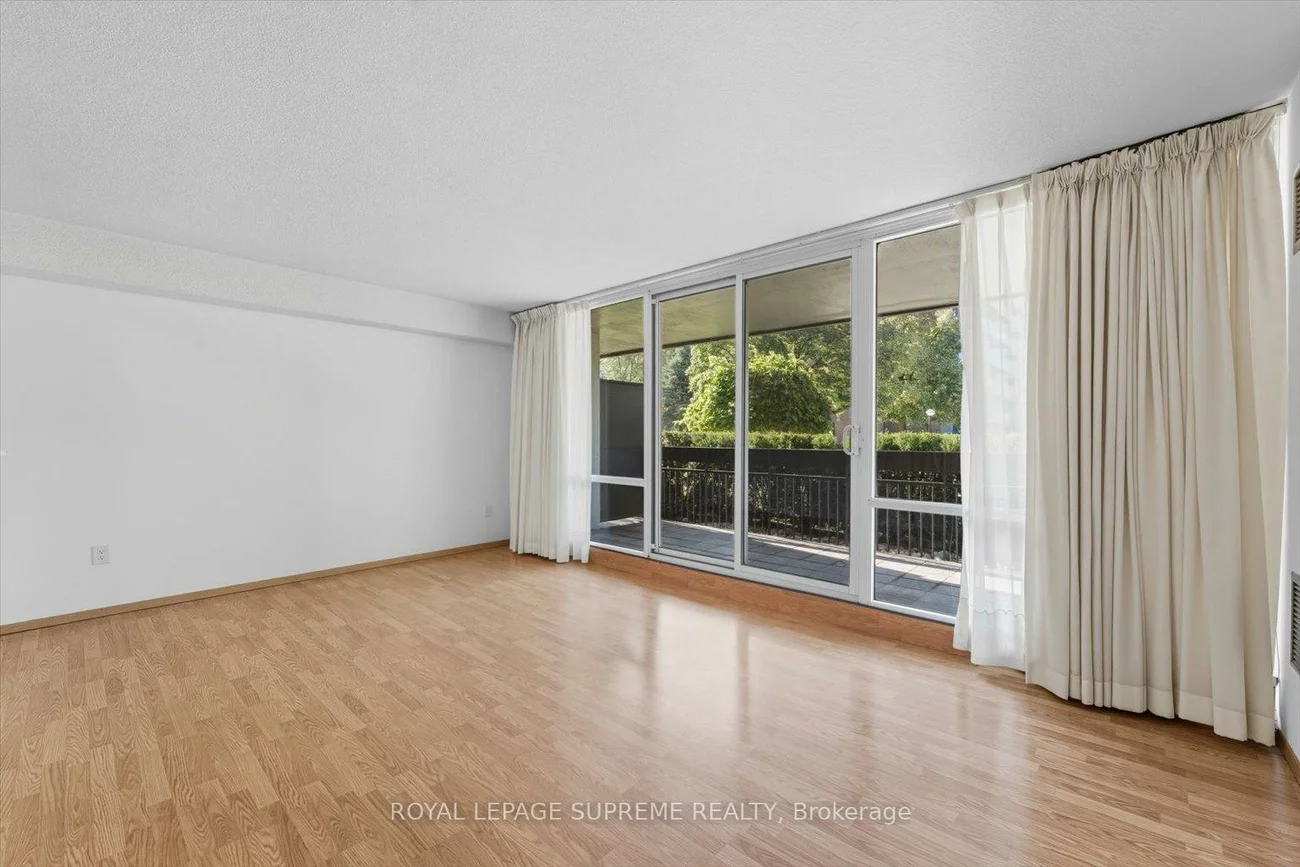 270, Scarlett, Rockcliffe-Smythe, Toronto