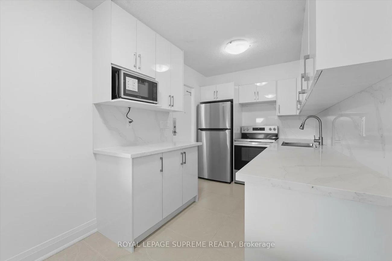 270, Scarlett, Rockcliffe-Smythe, Toronto