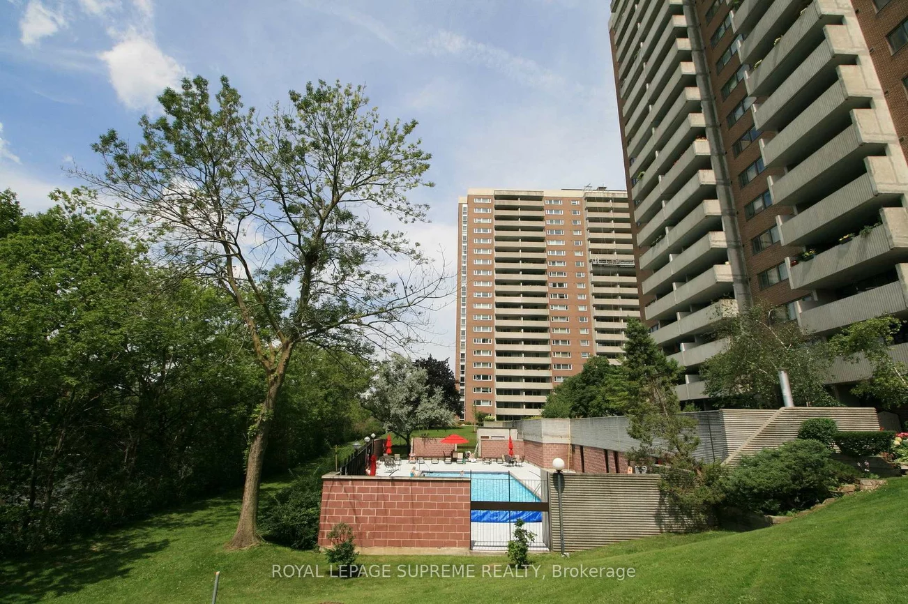 270, Scarlett, Rockcliffe-Smythe, Toronto