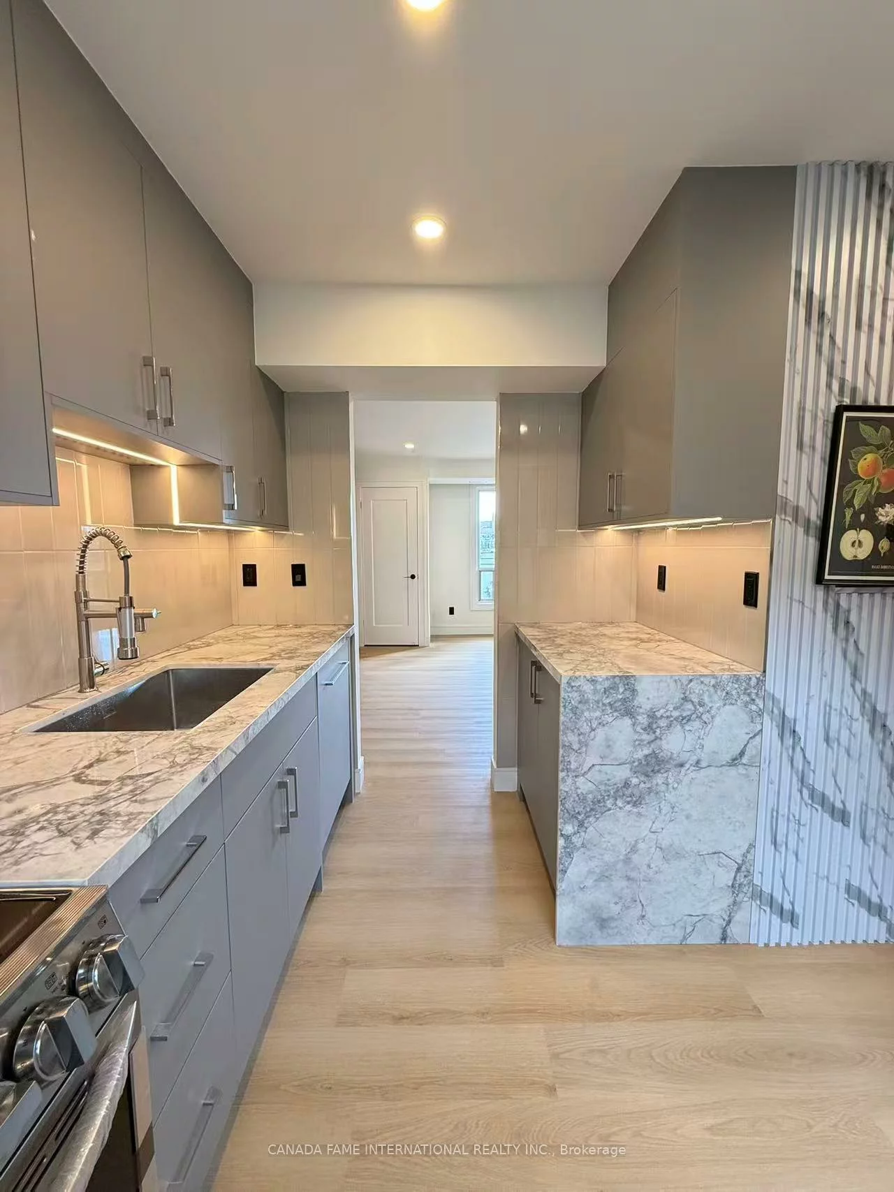 16, Rexdale, Rexdale-Kipling, Toronto