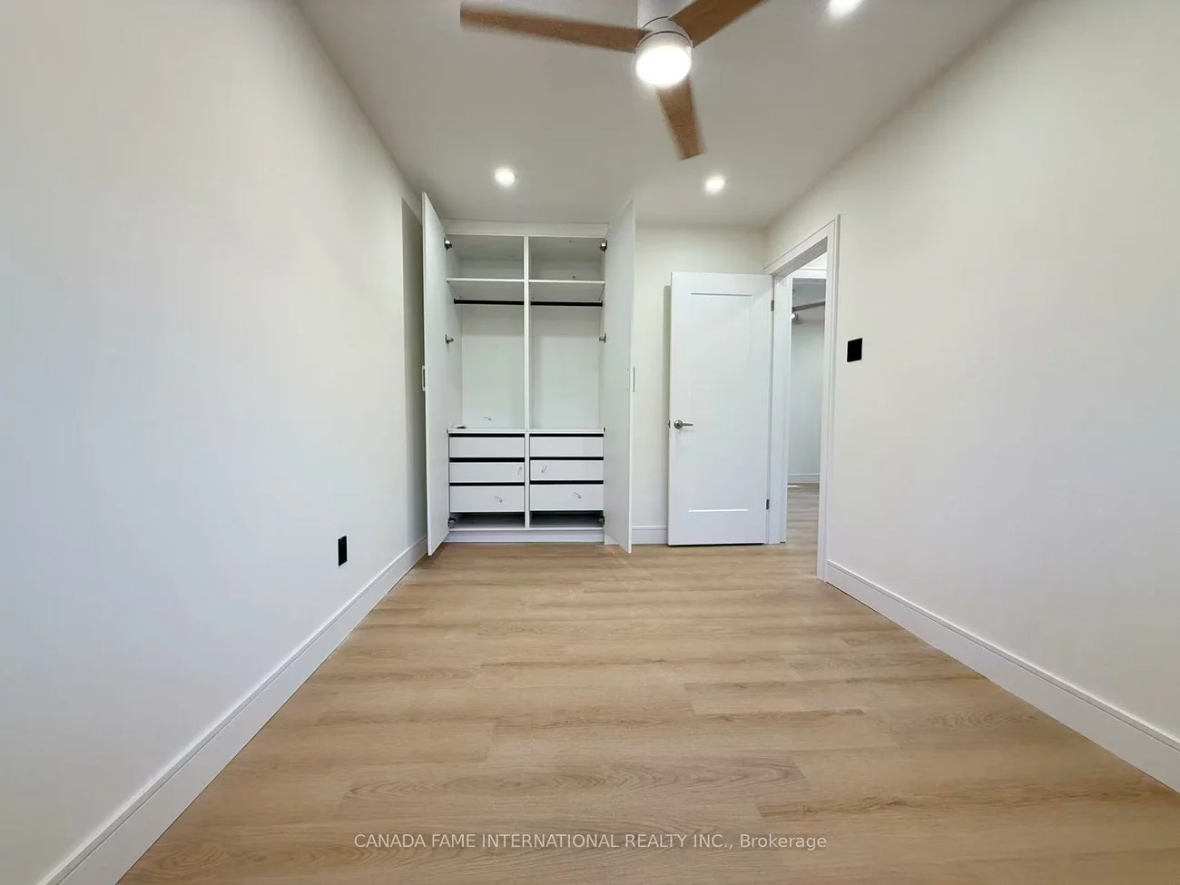 16, Rexdale, Rexdale-Kipling, Toronto