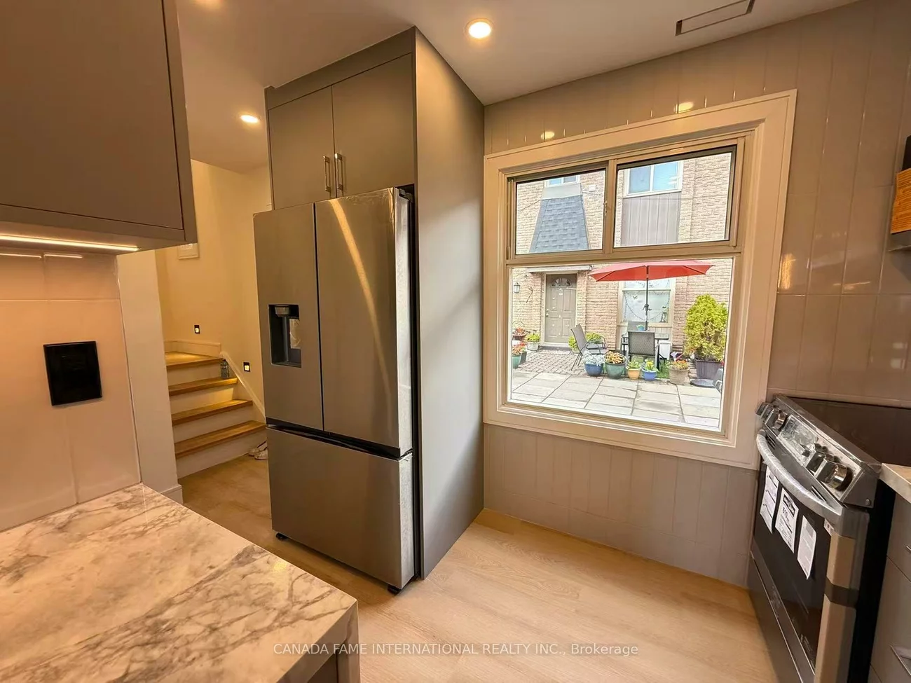 16, Rexdale, Rexdale-Kipling, Toronto