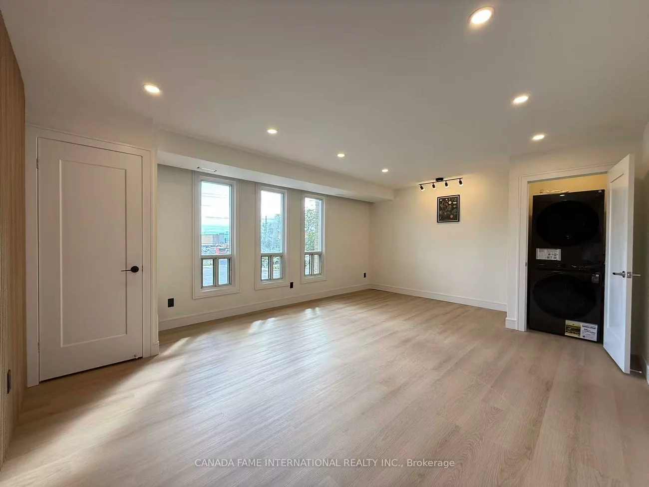 16, Rexdale, Rexdale-Kipling, Toronto