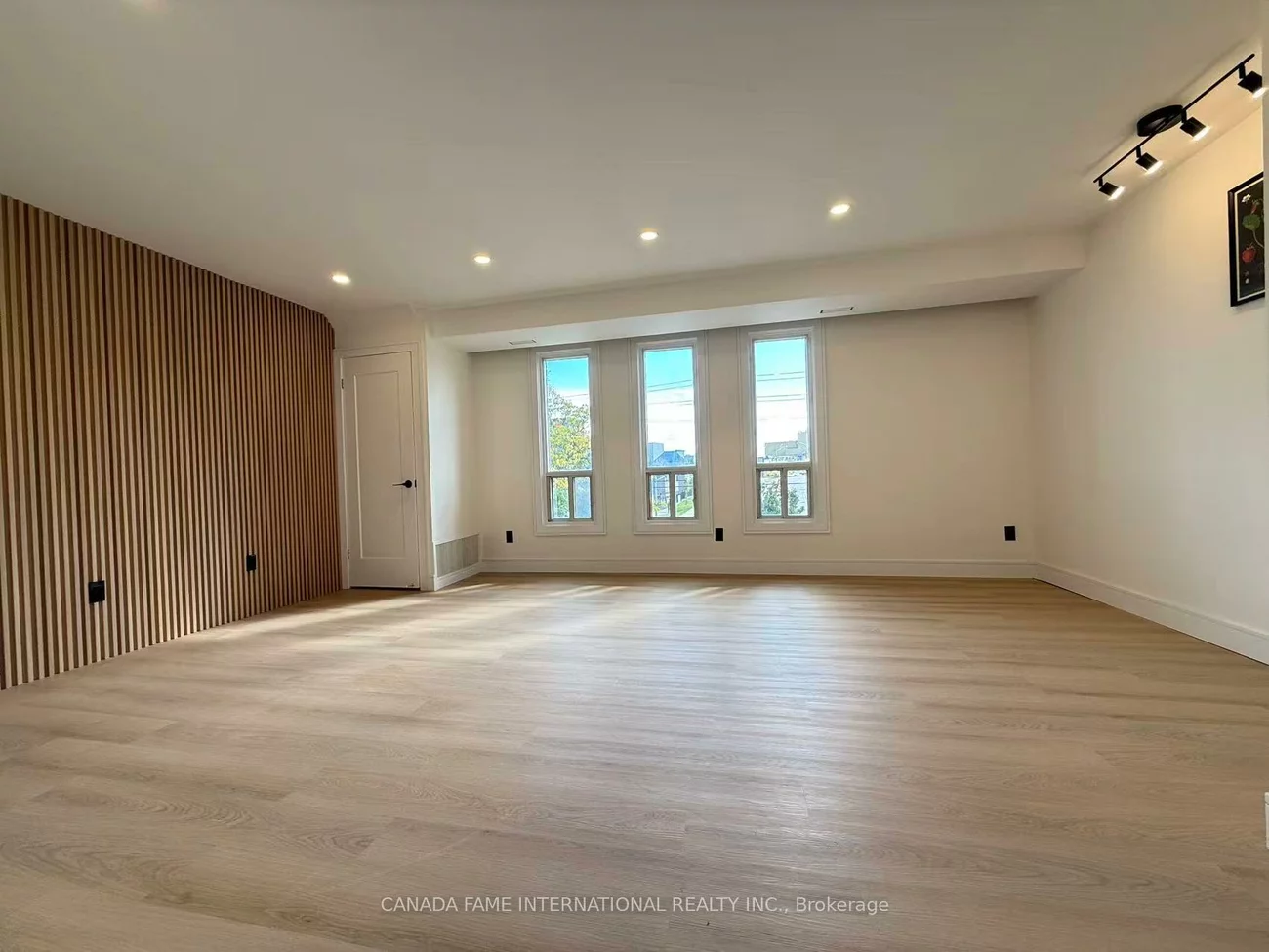 16, Rexdale, Rexdale-Kipling, Toronto