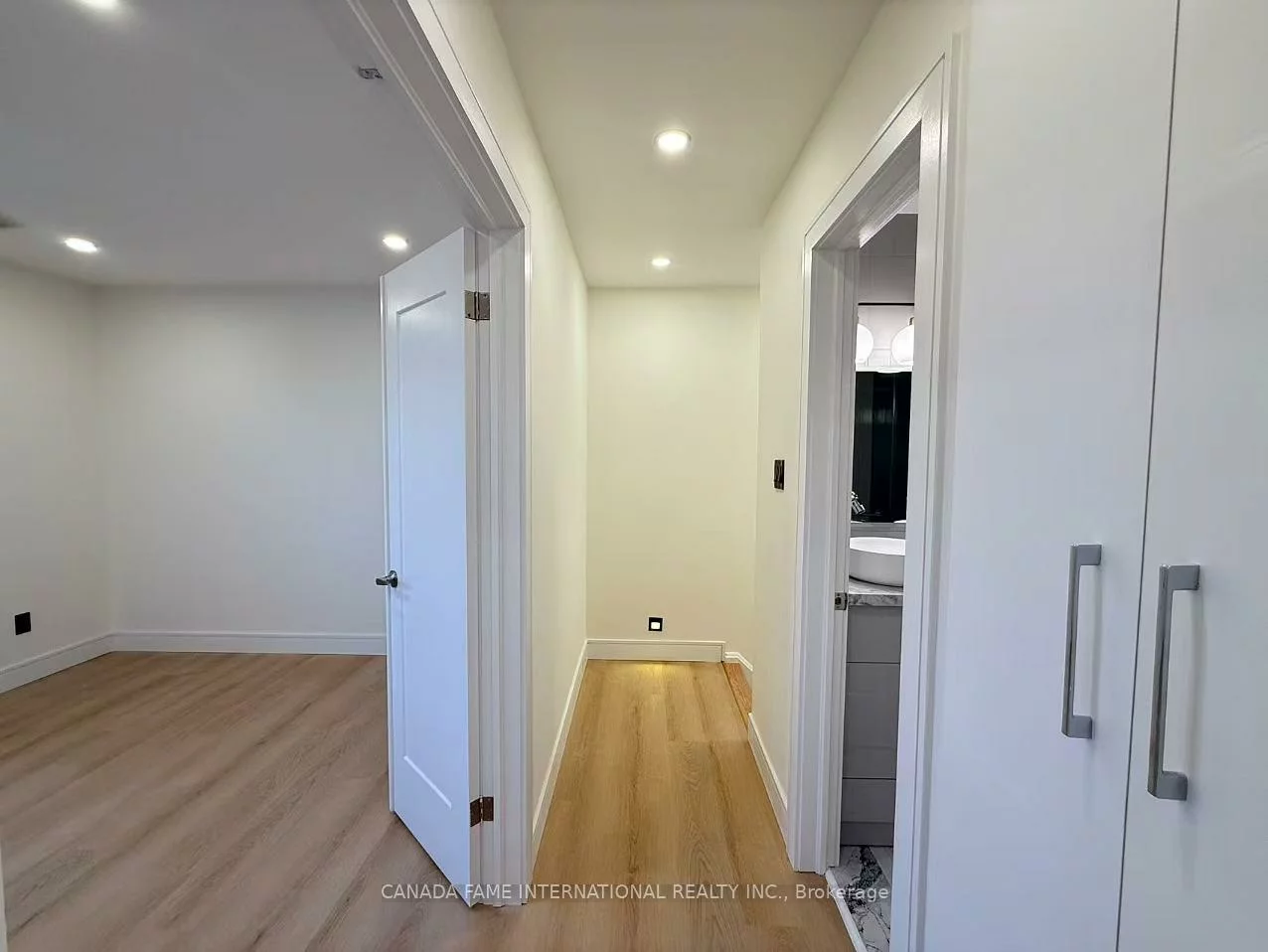 16, Rexdale, Rexdale-Kipling, Toronto